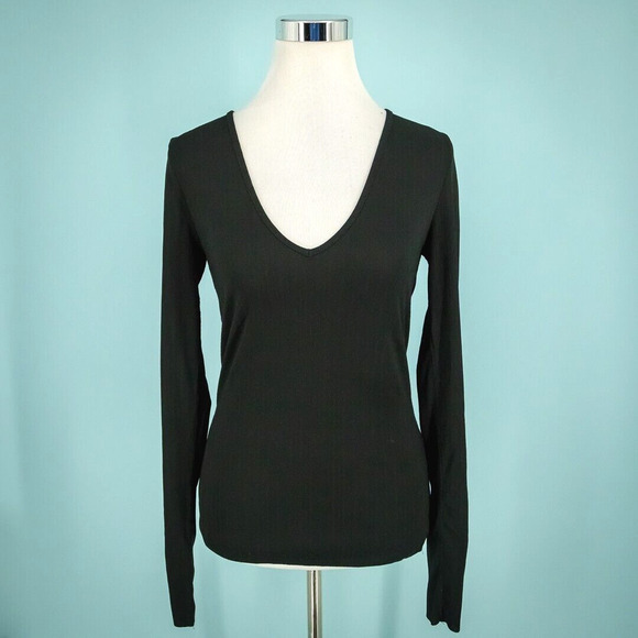 Rag & Bone Size Medium M Black Ribbed Knit V Neck Long Sleeve Fitted Knit Top - Picture 1 of 6